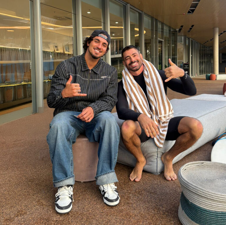Gabriel Medina e Cauã Reymond falam sobre surfe, estilo de vida e os ensinamentos que levam da água para a vida