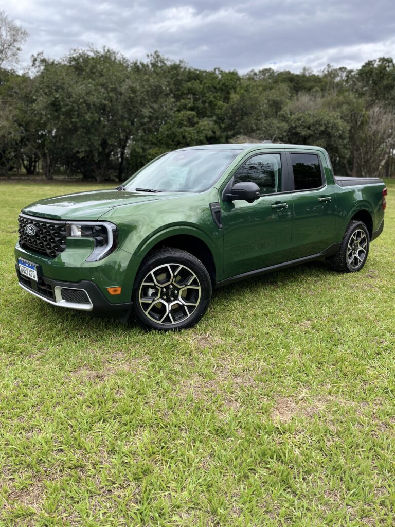 Demos uma volta na nova Maverick Hybrid da Ford