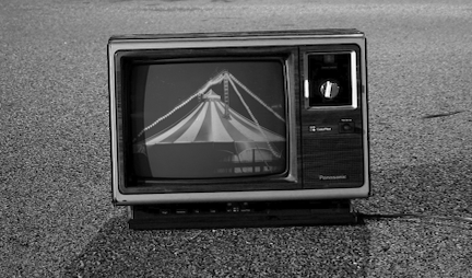 Grande circo news: a era do jornalismo do absurdo