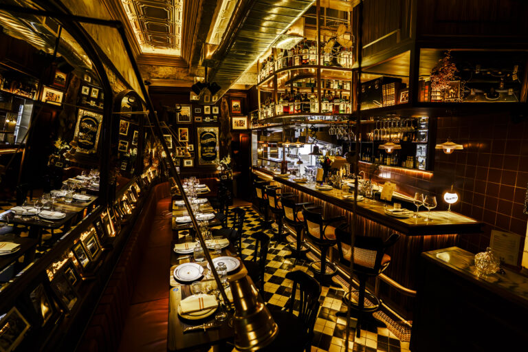 Por dentro do novo Holy Tavern, no centro de São Paulo