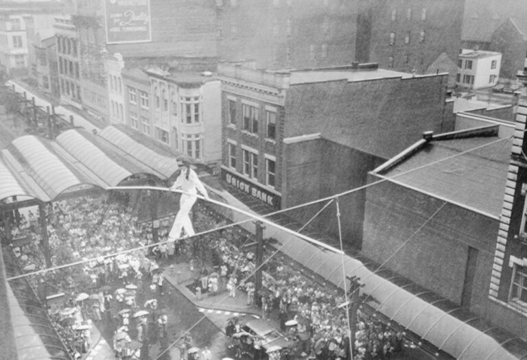 Cruzando a linha: Philippe Petit e a busca pelo equilíbrio em um século perdido